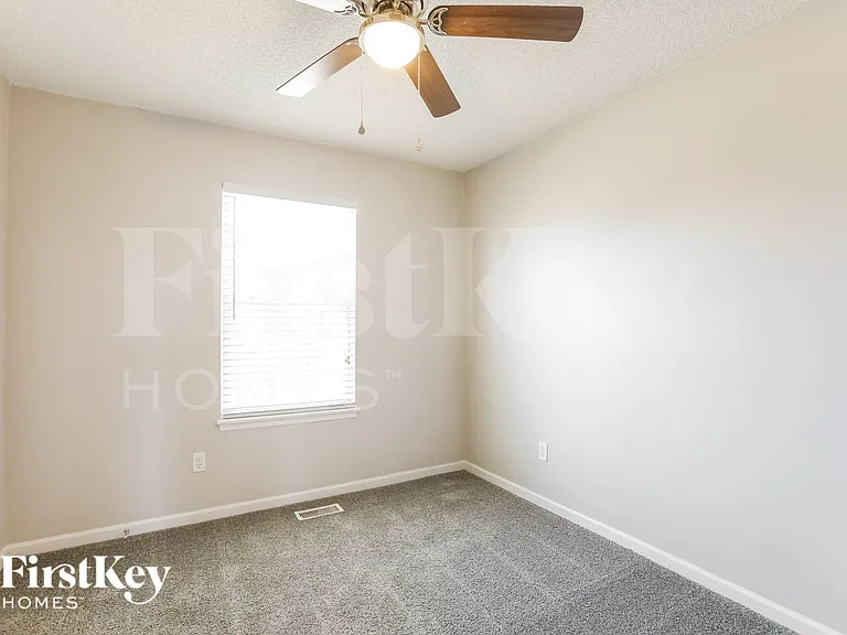 11328 N Wyandotte St — Photo 13