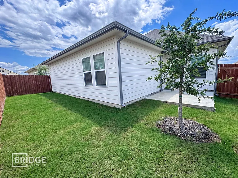 615 Hayfield Ln — Photo 14