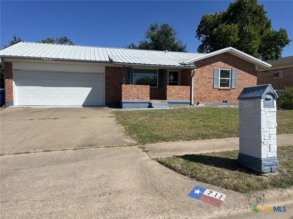 711 S 25th St, Copperas Cove, TX 76522
