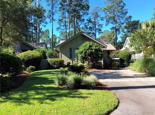 8 Muirfield Rd, Hilton Head Island, SC 29928