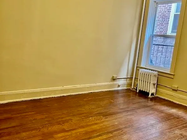 5-7 Kelly Parkway image 4 of 7