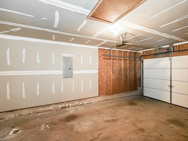 5833 Lawnmeadow Dr — Photo 16