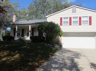 1808 Sutton Ln, Schaumburg, IL 60194