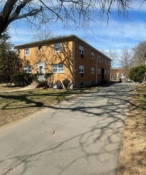 24 Deerfield Ct #D — Photo 7