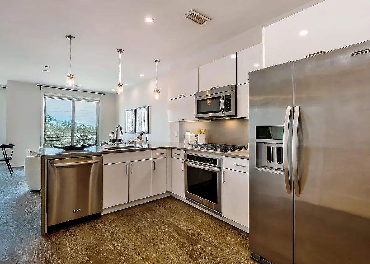 Building Photo - 1350 Maryland Ave NE #401