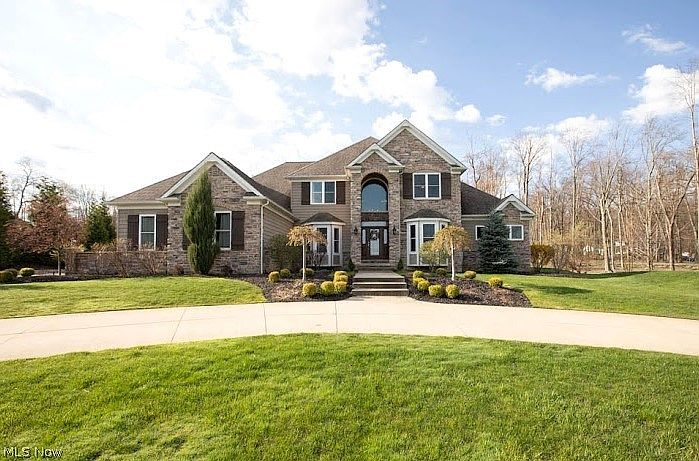 1st image of 10504 Oakmont Way