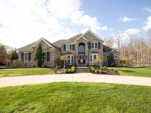 10504 Oakmont Way, Concord Township, OH 44077