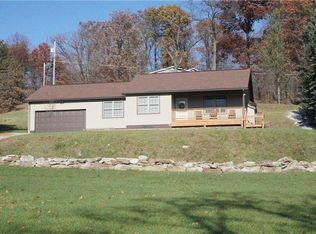 776 County Line Rd, Acme, PA 15610