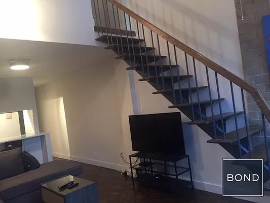 Rented by Bond New York | media 17