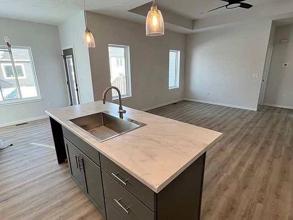 4th image of 106 Atlantic Cir