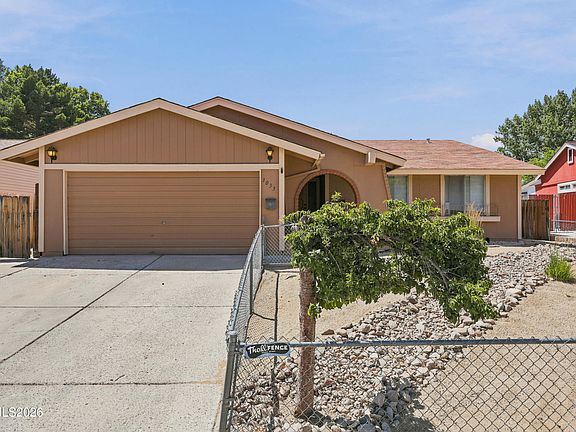 3rd image of 3033 Springland Dr