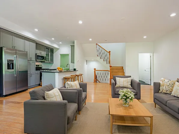 2322 Shannon Pl SE #A, Washington, DC 20020