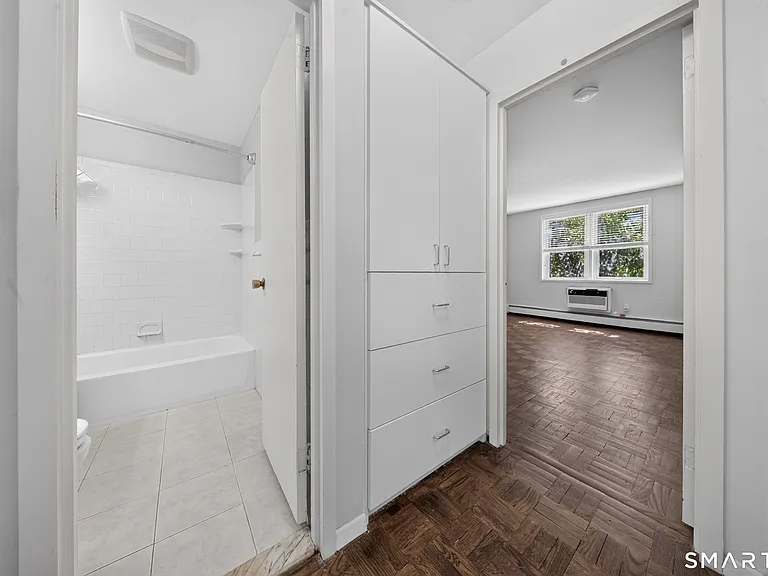 140 Grove St #2H — Photo 11