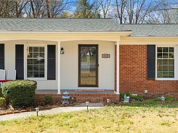 2nd image of 860 Duckview Ct