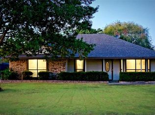 132 Anderson Rd, Red Oak, TX 75154