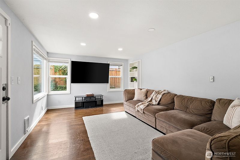 4th image of 12015 69th Avenue S