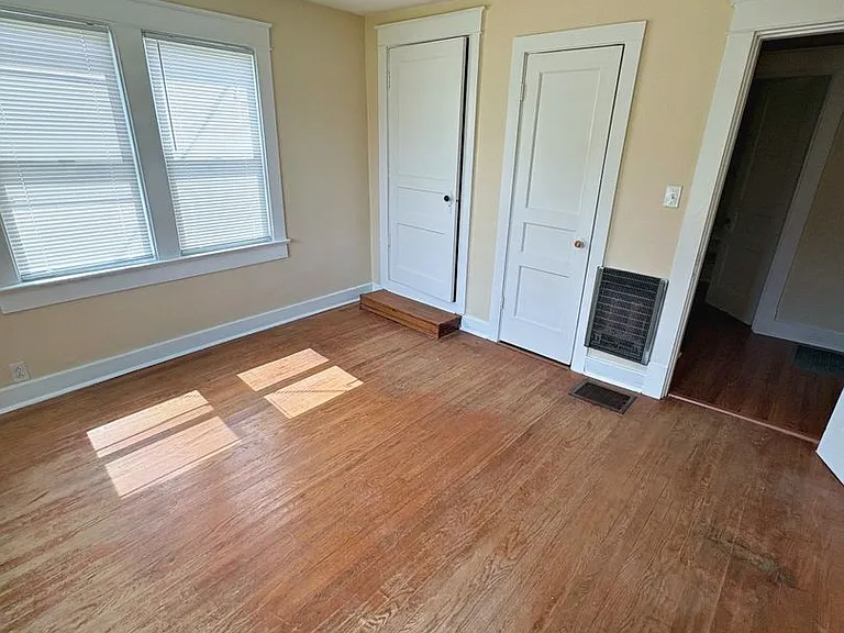 1251 S Dickerson Rd — Photo 10