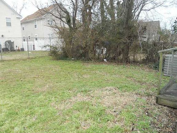 3rd image of 1414 W 27th St