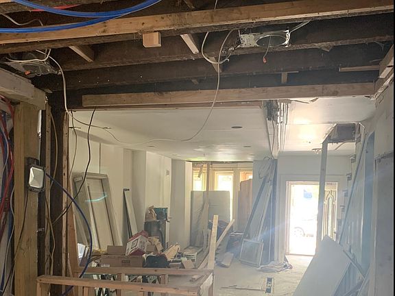 5th image of 5615 Baynton St