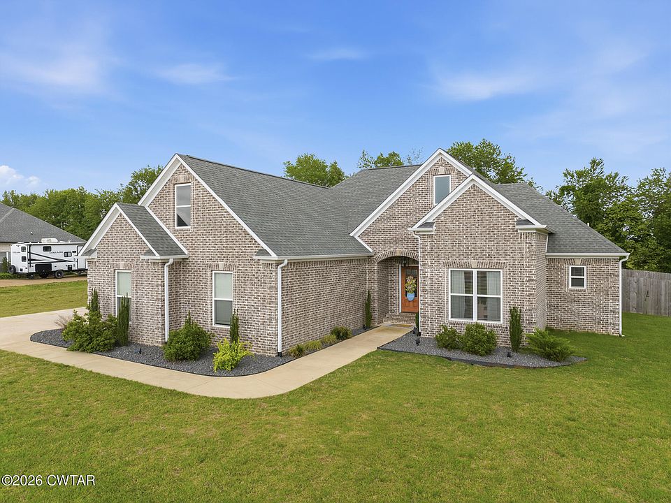 1st image of 460 Connor Ln