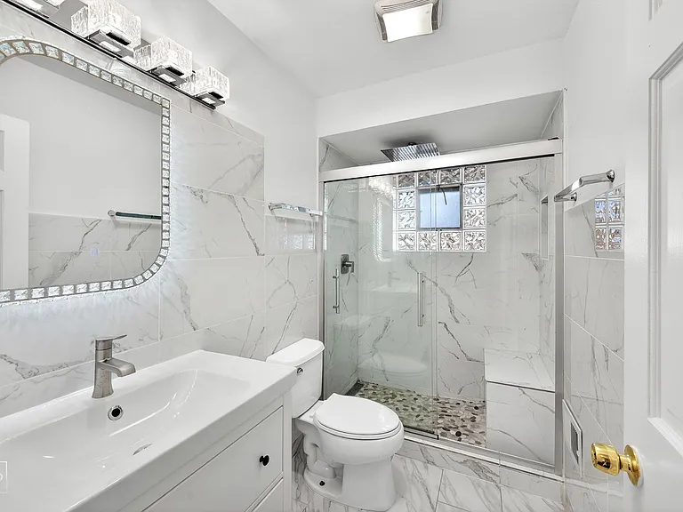 304 W Golf Rd — Photo 7
