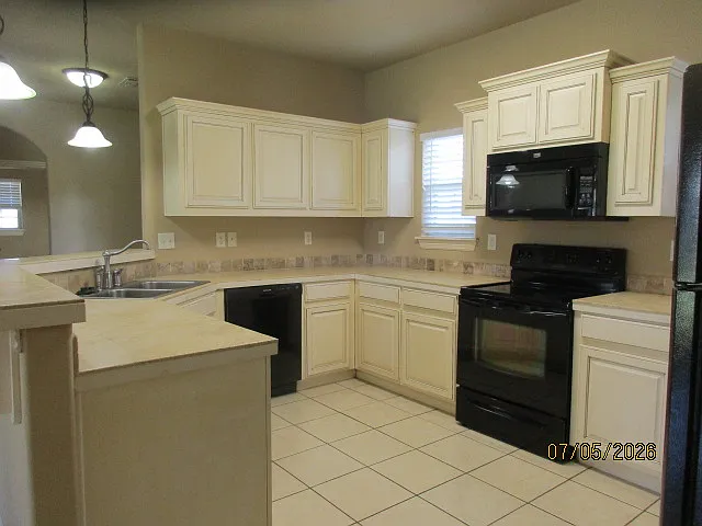 1006 Daniel Ln — Photo 4