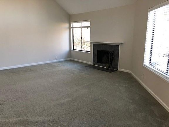 2nd image of 917 Shoreline Dr