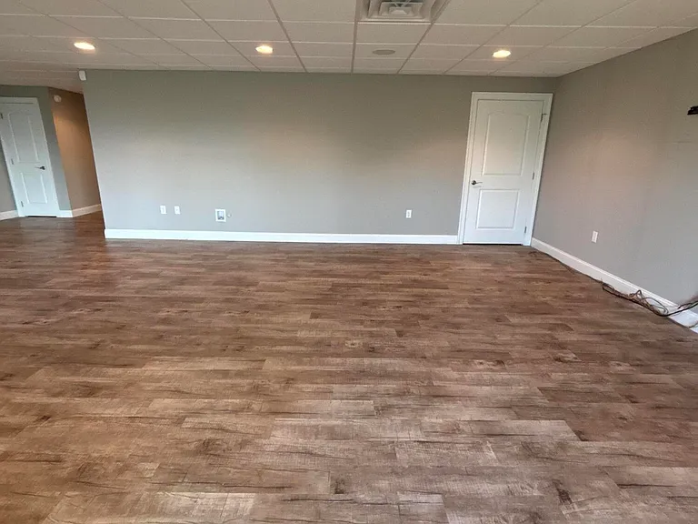 1803 Robinson Close — Photo 27