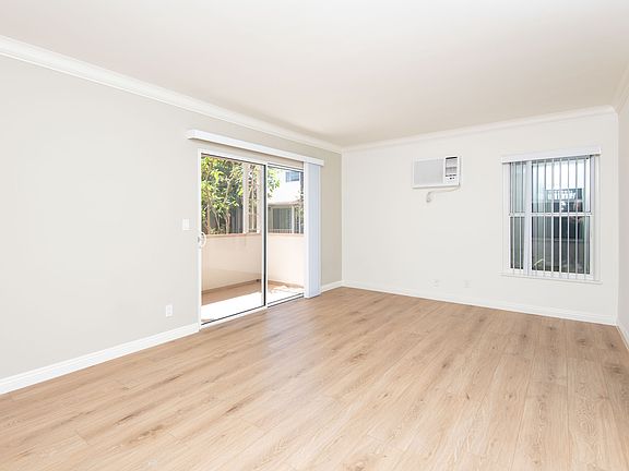 3rd image of 3720 S Centinela Ave #3726