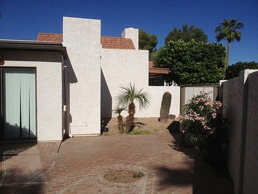 5th image of 219 E Laguna Royale Dr