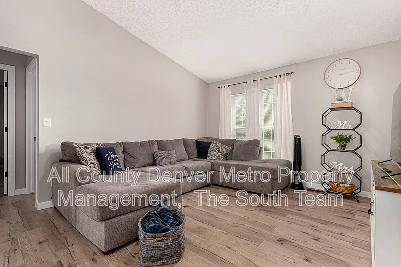 4 bed, 3.0 bath, 1858 sqft, $2,835 — Photo 4