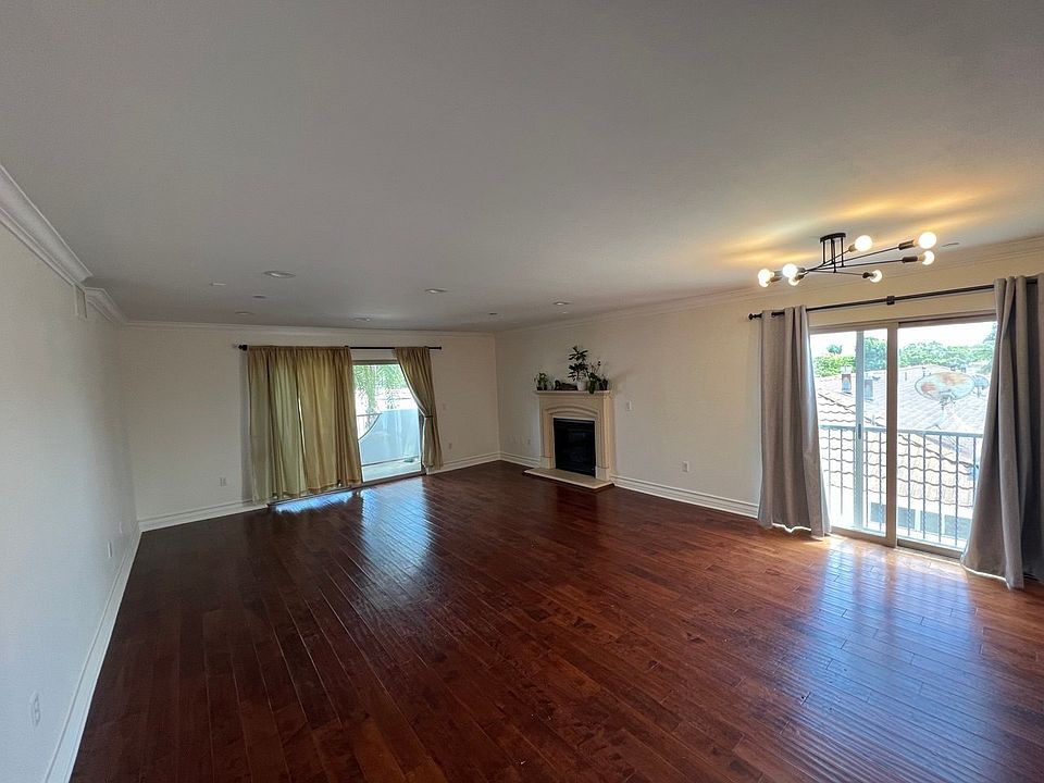 1st image of 1621 Barry Ave APT 301