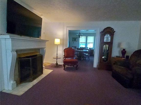 3rd image of 321 Grant St