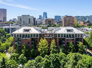 1030 NW Johnson St APT 202, Portland, OR 97209