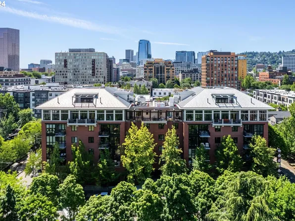 1030 NW Johnson St APT 202, Portland, OR 97209