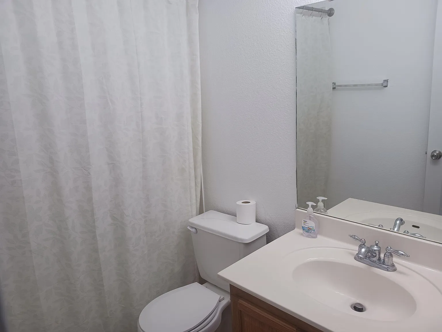 4 bed, 4.0 bath, 1697 sqft, $715 — Photo 4