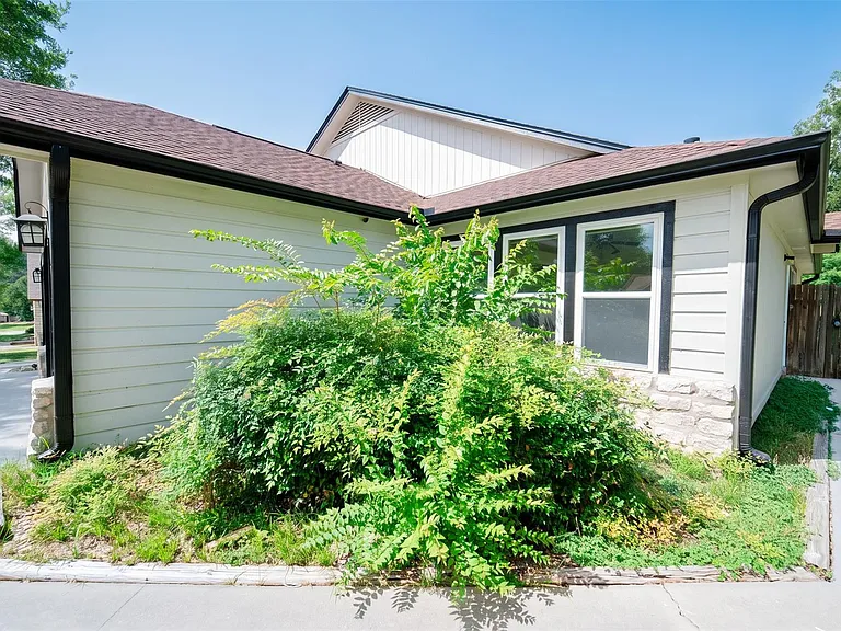 339 Fantail Loop #B — Photo 6