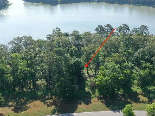 119 Creekside Ln, Cape Charles, VA 23310