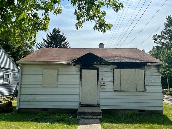 2nd image of 1201 N Goodlet Ave