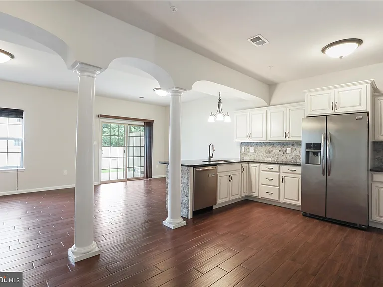 20 Delano Dr — Photo 6