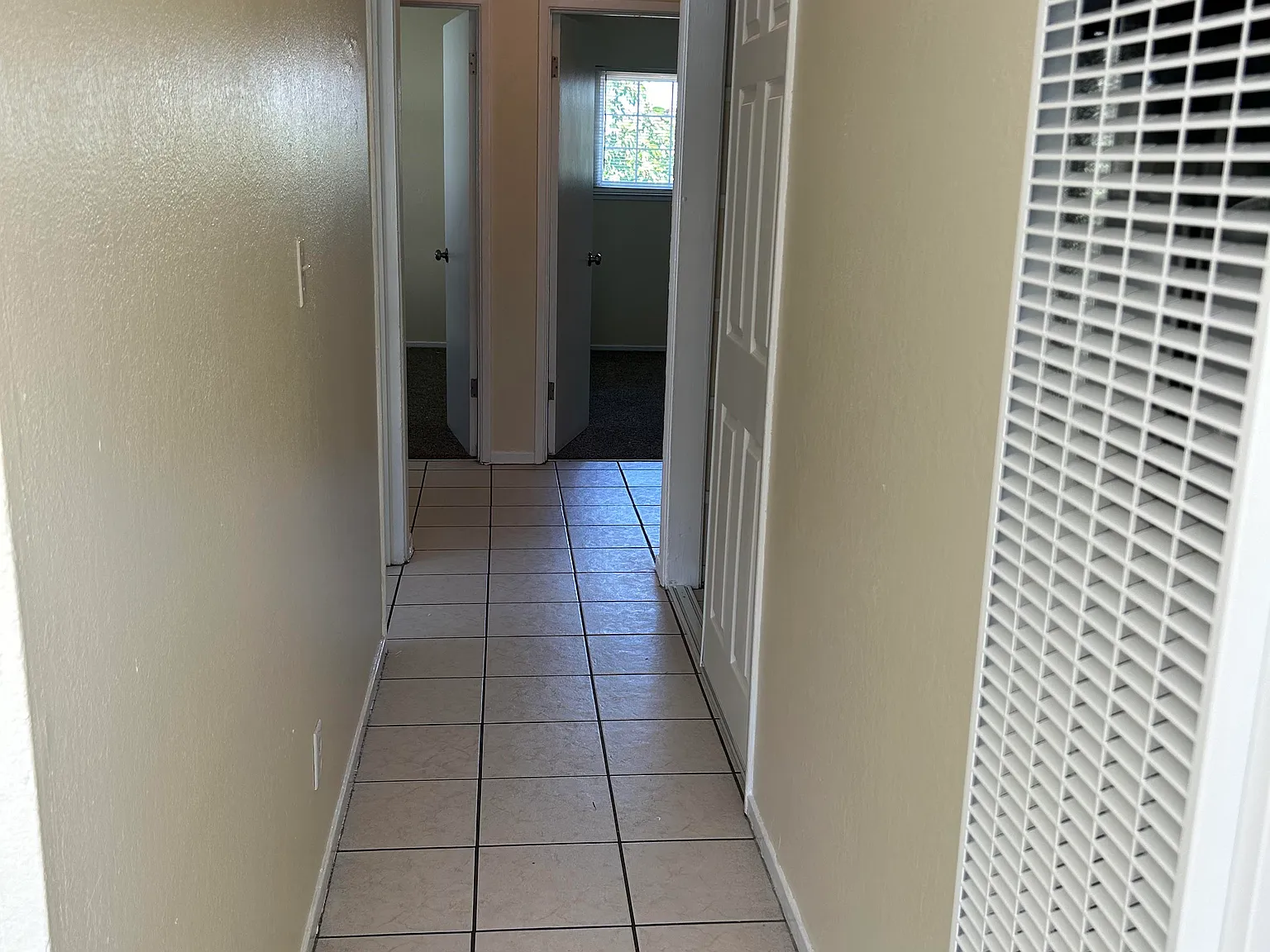 3 bed, 1000 sqft, $2,600 — Photo 4