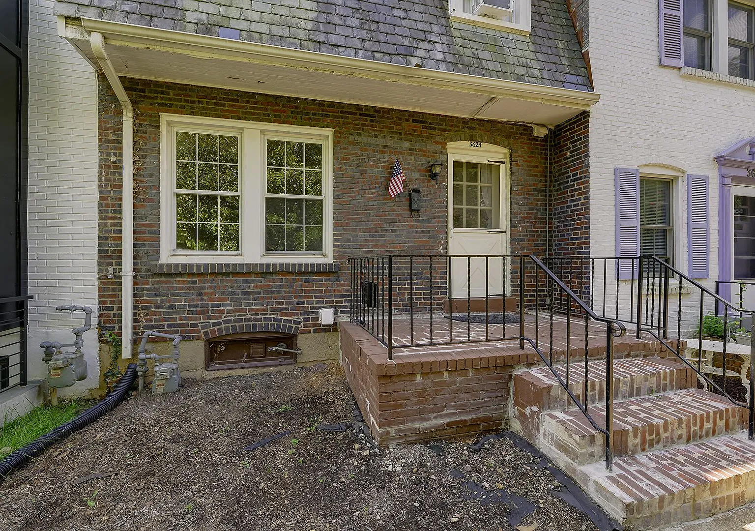 NW Rowhouse Near Georgetown University & Hospital Available Now — Photo 3