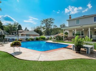 3555 Chimney Swift Dr, Huntingdon Valley, PA 19006