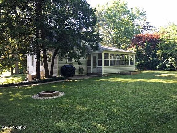 2nd image of 430 Oakhurst Ave NW