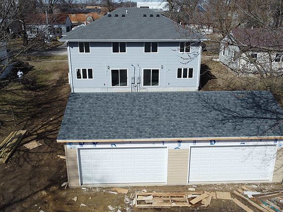 4th image of 215 8th St