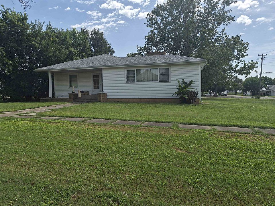 1st image of 205 E Lost St