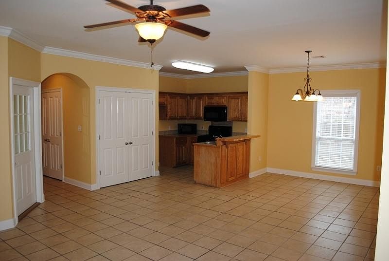 2nd image of 2830 Louisiana Ave APT 66