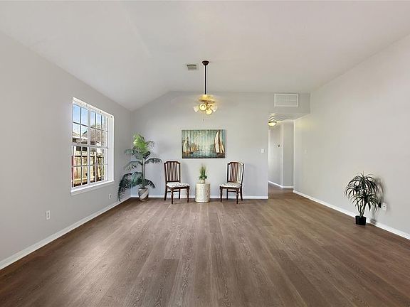 3rd image of 4405 Plover Dr