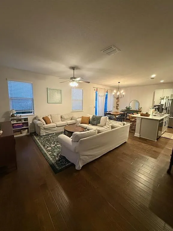 3 bed, 2.5 bath, 1948 sqft, $2,800 — Photo 4