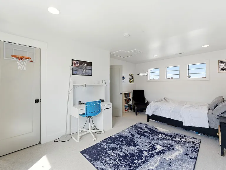 11716 S Meeks Ct — Photo 35